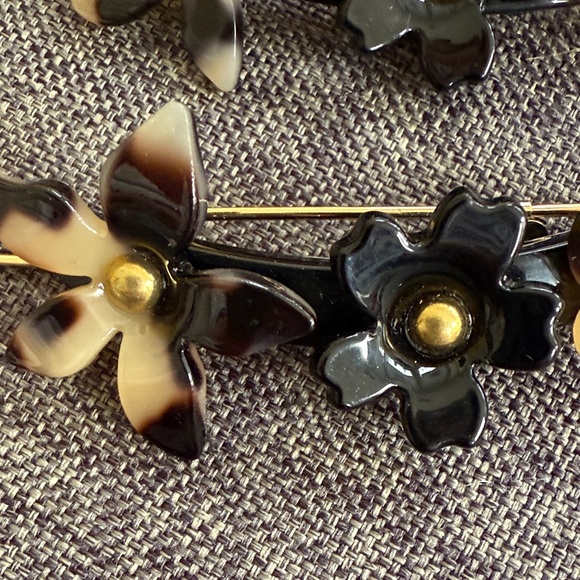 France Luxe Floral Hair Clips - Black and Cream tortoise NEW - Picture 2 of 4
